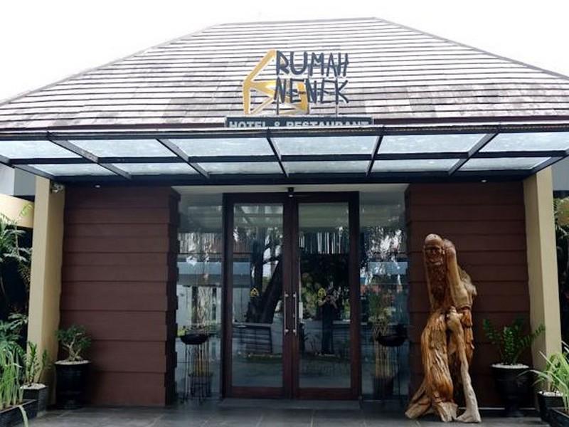 Rumah Nenek Hotel And Restaurant Padang  Exteriér fotografie