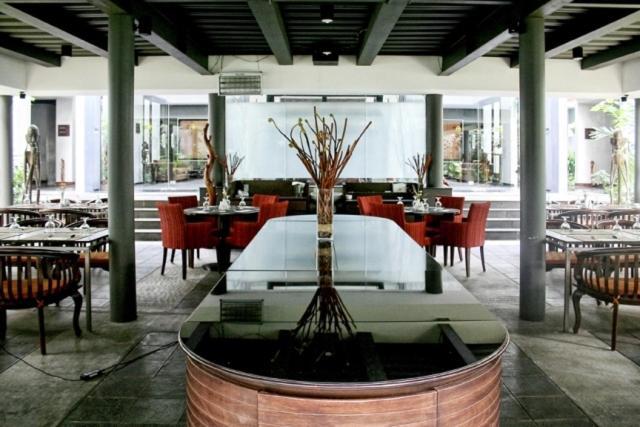 Rumah Nenek Hotel And Restaurant Padang  Exteriér fotografie